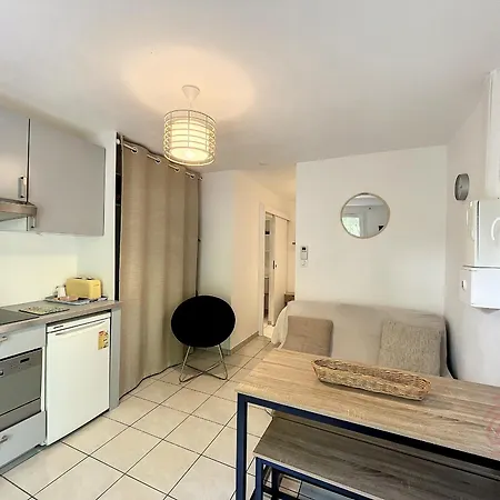 Avec Terrasse Sud, Proche Thermes Et Centre - - Fr-1-451-190
