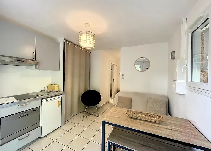 Avec Terrasse Sud, Proche Thermes Et Centre - - Fr-1-451-190
